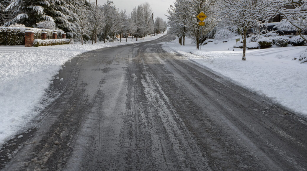 De icing asphalt streets roads methods