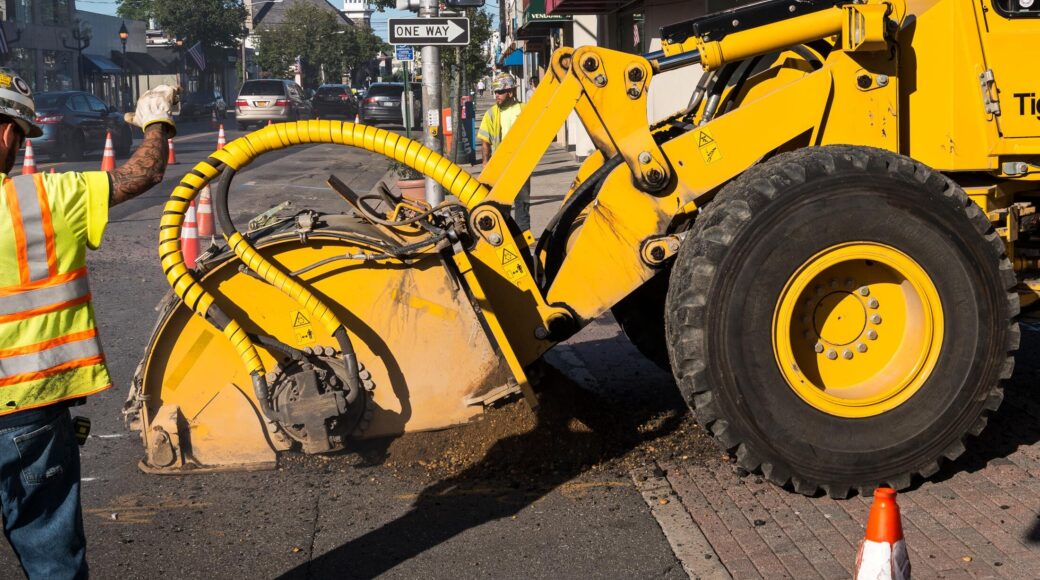 Utility trenching asphalt