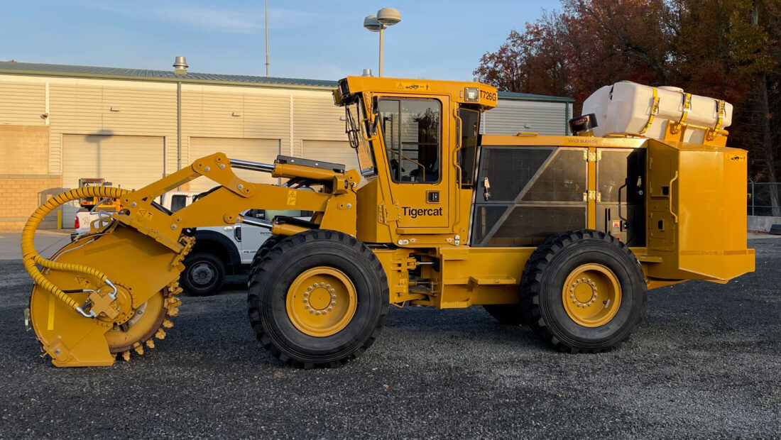 Street works street trencher asphalt cutter